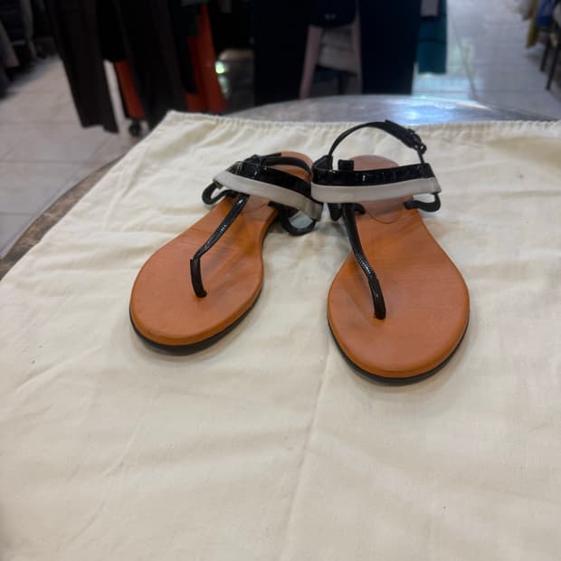 36/230-235 정품 보테카베네타 샌들 팝니다