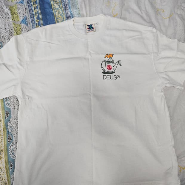 데우스엑스마키나 티셔츠 2종