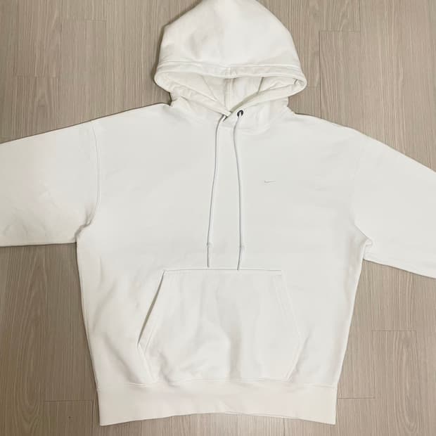 나이키 NGR 솔로 스우시 플리스 풀오버 후드티 화이트