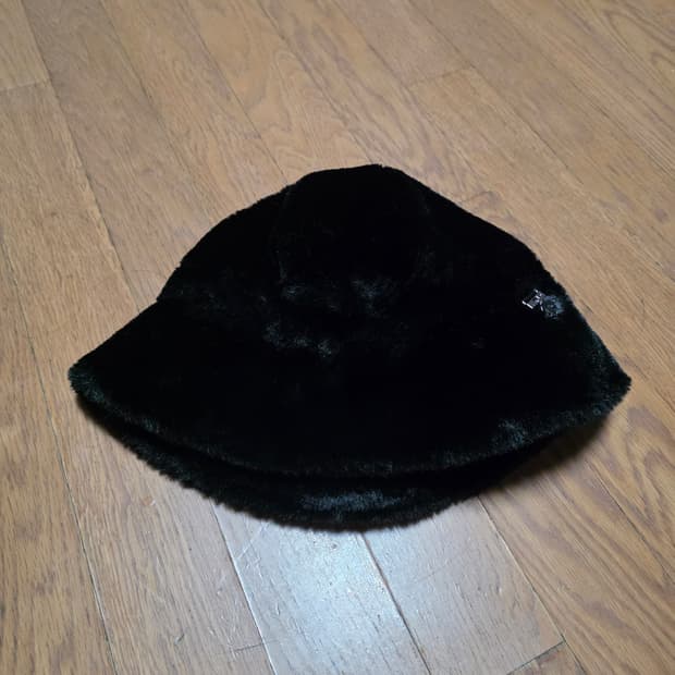 데상트 퍼 벙거지 모자