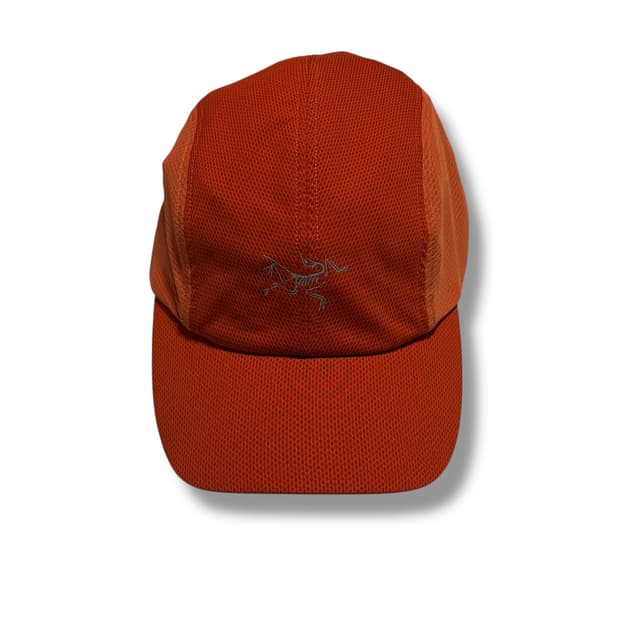Arc'teryx 트래킹 오렌지 기능성 메쉬 볼캡