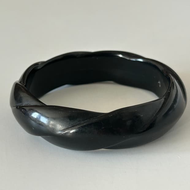 블랙 꼬임 아크릴 뱅글