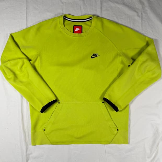 나이키 테크팩 맨투맨 스웻셔츠