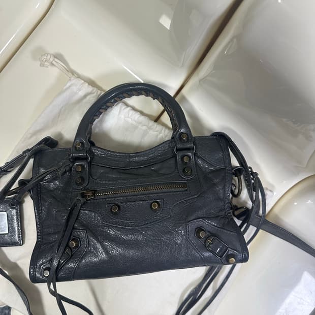 [A 정품] 발렌시아가 시티 모터백 미니 그레이