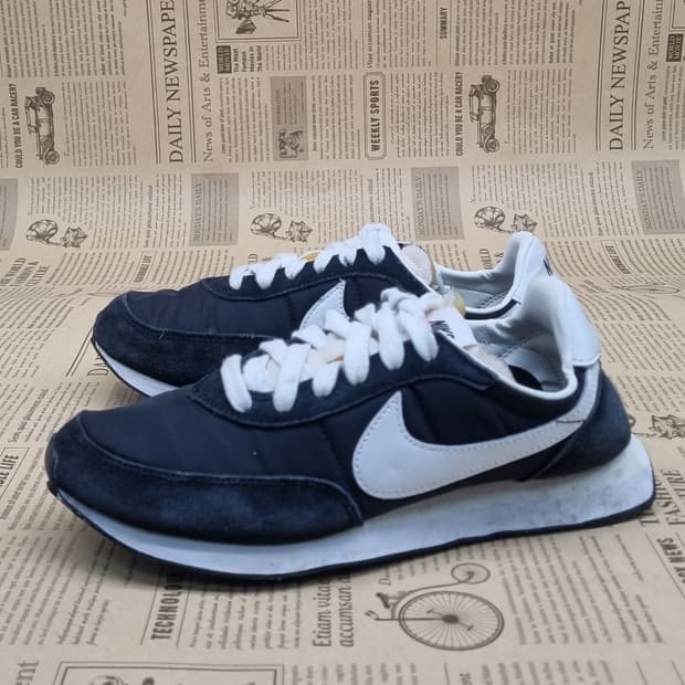 나이키 테일윈드79 검흰 여성운동화235 