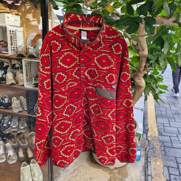 Z-128 파타고니아 신칠라 아즈텍