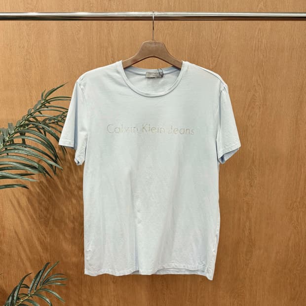 캘빈클라인 진스 반팔 티셔츠 로고 프린팅 무지 디테일 스카이 블루