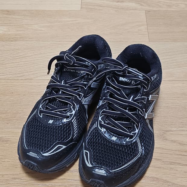 뉴발란스 860v2 블랙 그레이

235