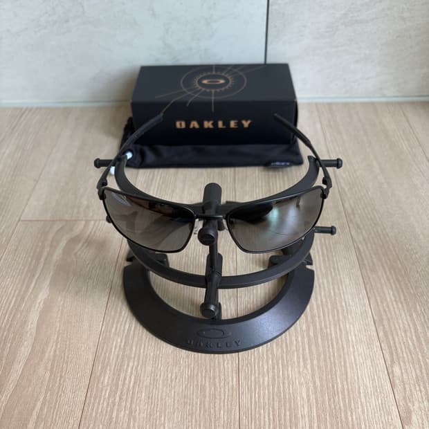 오클리 oakley 스퀘어 와이어 square wire 블랙 선글라스