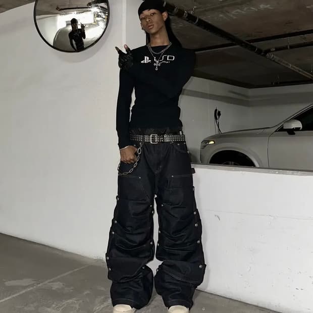 비엑세스 RYE CHASIN 플리츠 엔틱 실버 리벳 입체실루엣 생지 데님