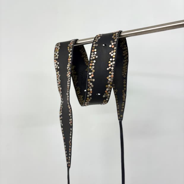 기마구아스맛 BASILE28 양가죽 스터드 와이드 벨트