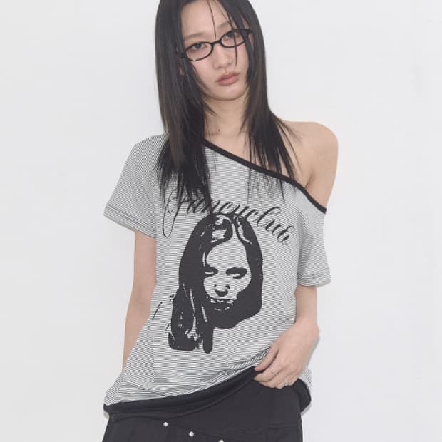 팬시클럽 미스틱 원숄더 티 블랙