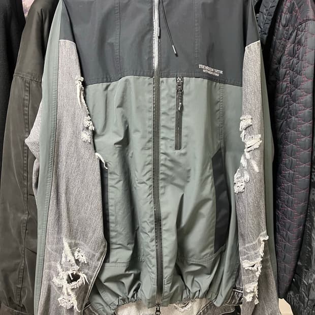 Themuseumvisitor 바람막이 L