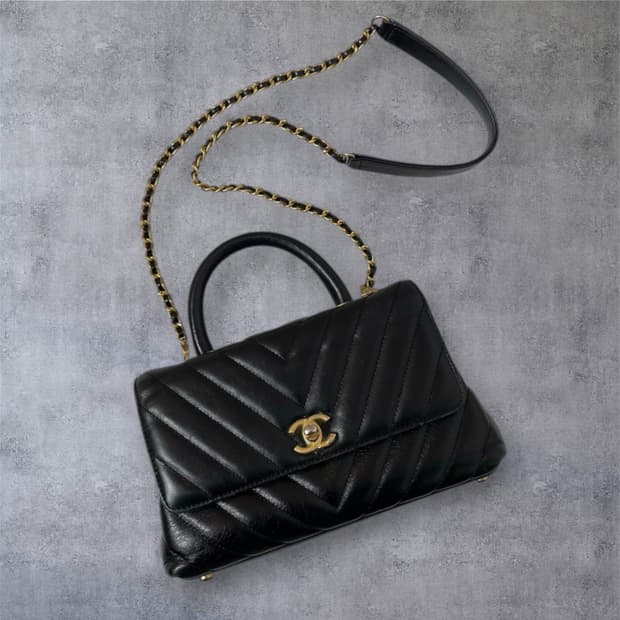 샤넬 Chanel 블랙 코코핸들 쉐브론 플랩백