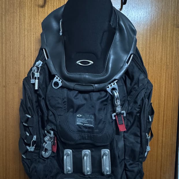 오클리 키친싱크 백팩