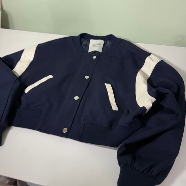 우먼S-M 벨리드 네이비 레더배색 크롭 바시티자켓