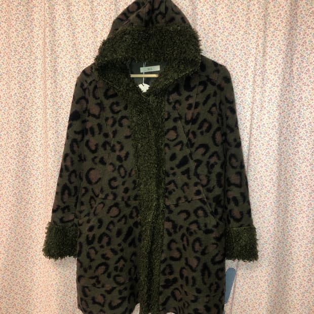 Leopard hood coat