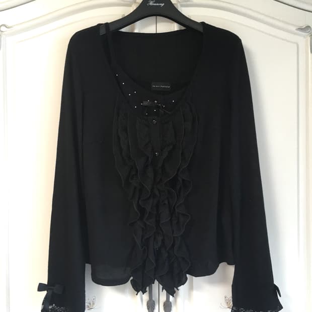 Black ruffle lace cd