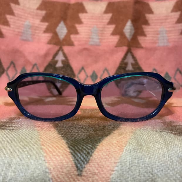 MCM 캣아이 블루 컬러  각인 프레임 선글라스