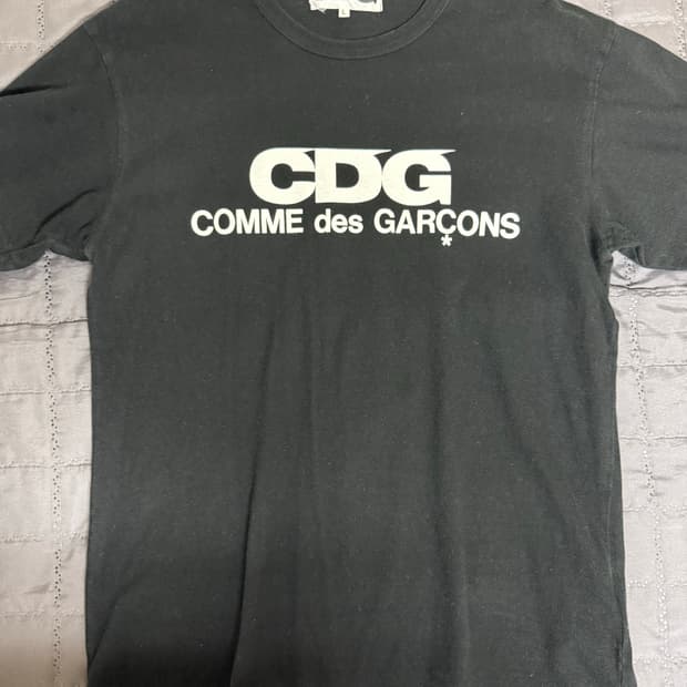 CDG 로고 티셔츠 블랙