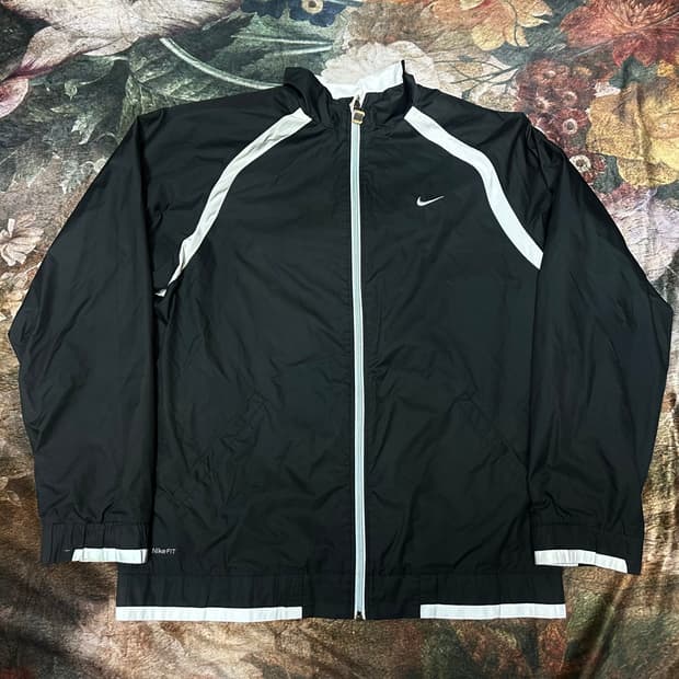 나이키 빈티지 화이트 사이드라인 블랙바람막이 105
