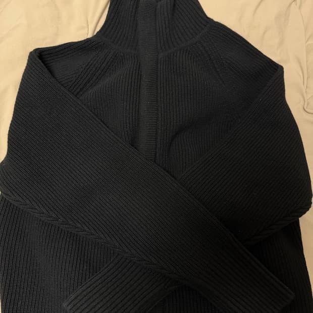 토니웩 메리노 울 집업 니트 판매합니다