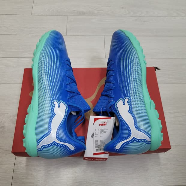 (270)푸마 풋살화 퓨처 7 플레이 TT[대전 직거래도 가능]