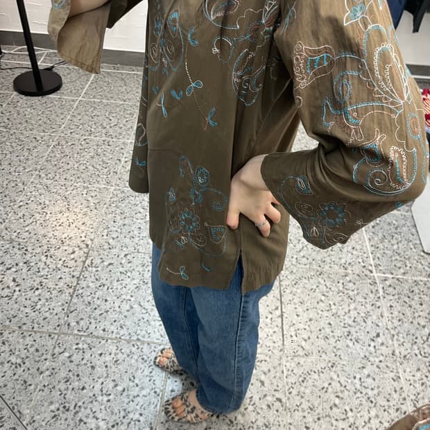 빈티지 브라운 블라우스