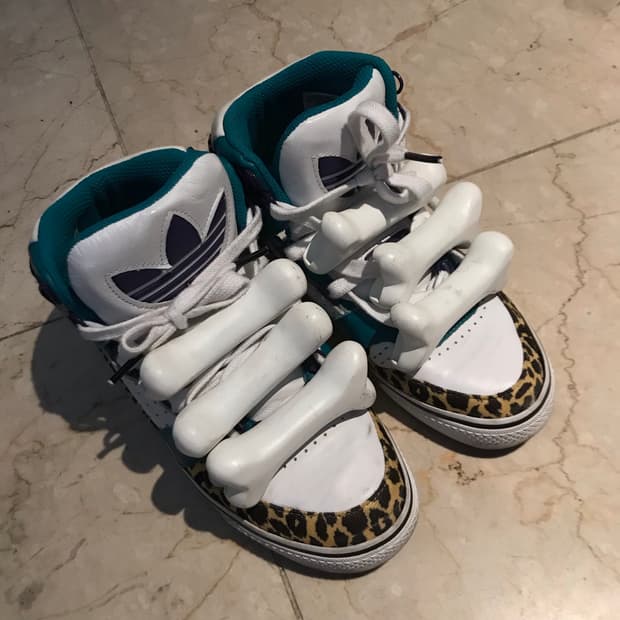 급전 아디다스 제레미스캇 본즈