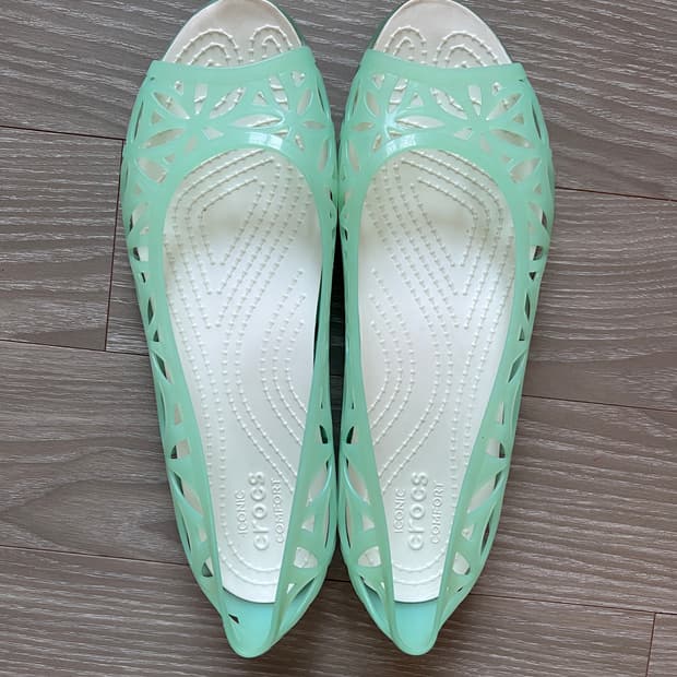 크록스 민트 젤리 플랫슈즈 샌들 아이코닉 컴포트 8
