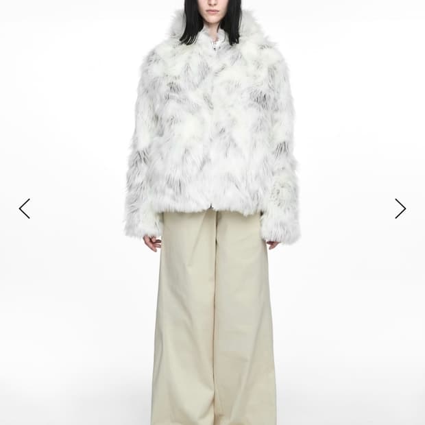 나체 REVERSIBLE HOODIE FAUX FUR JACKET