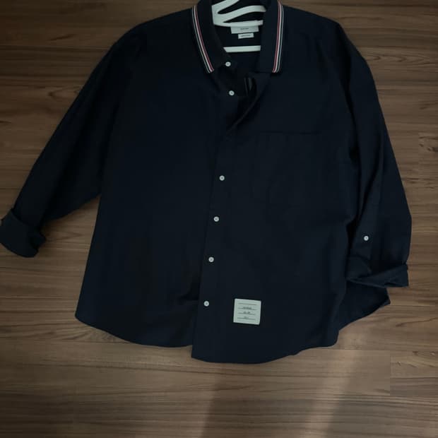 톰브라운 오버핏 네이비 셔츠 사이즈 4 