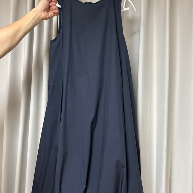 아모멘토 벌룬 원피스 네이비