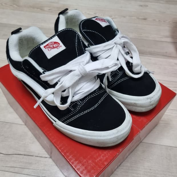 반스 뉴스쿨 트루 블랙화이트