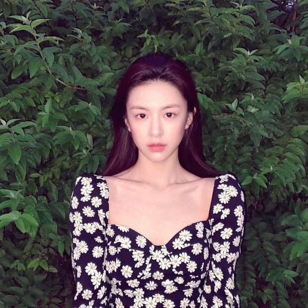 고윤정 블라우스 reformation reign top in daisy