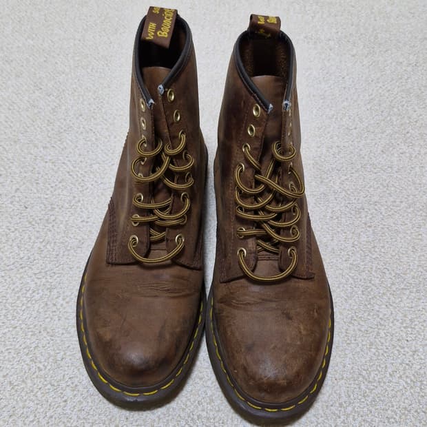 닥터마틴 11822 8홀 크레이지홀스 uk7 260-265
