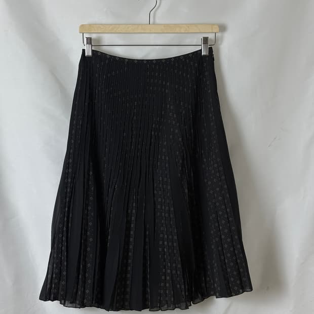 블랙 레이어드 플리츠 스커트