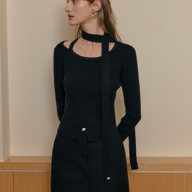 룩캐스트 위트니 컷아웃 타이 니트(M)