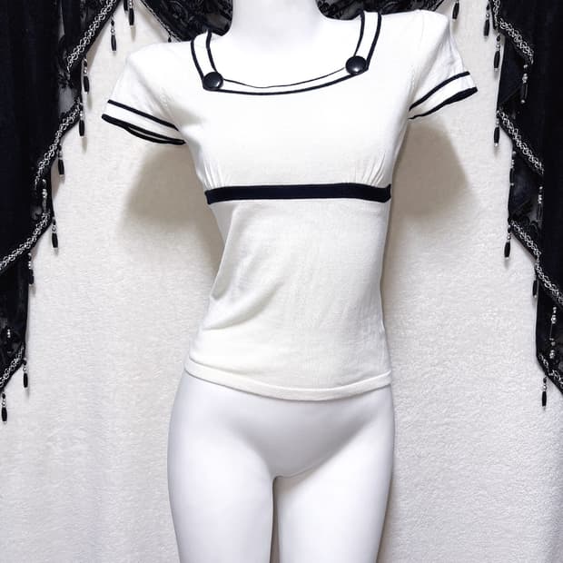 화이트 스퀘어넥 반팔니트 로걀탑 로맨틱갸루 달천 시로 페미닌 핀터 일브