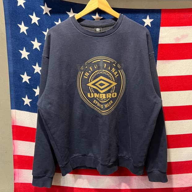 엄브로 스웻 맨투맨