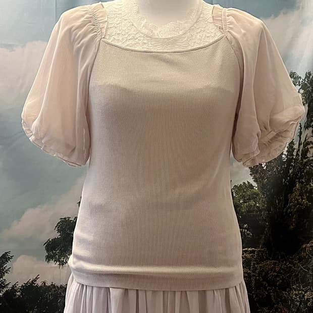 Square-line puff blouse, ivory puff chif