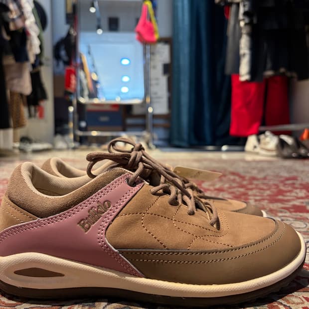 버팔로 스니커즈