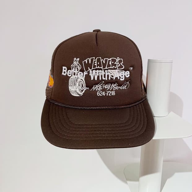베럴 위드 에이지 trucker cap