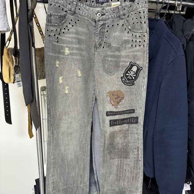 IN THE ATTIC 세미플레어