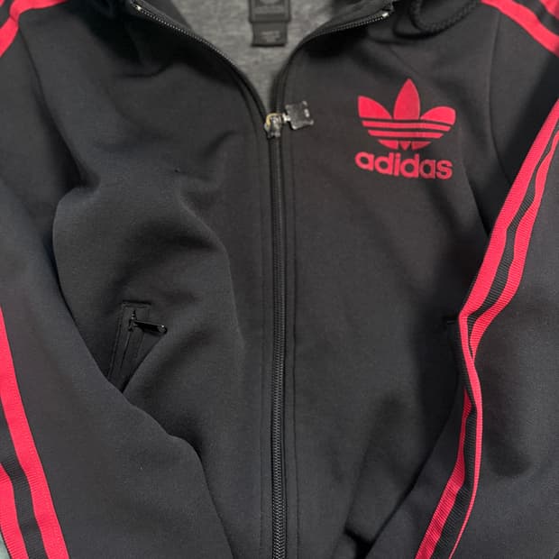 아이다스 검빨 크롭 후드져지 S