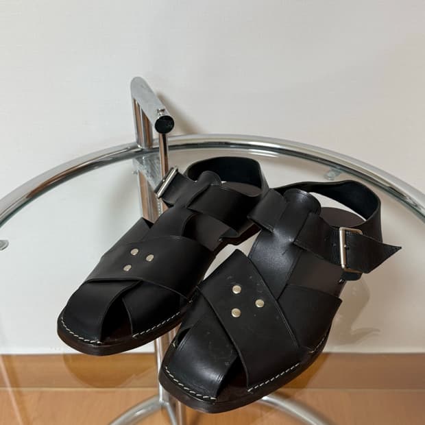 레더 샌들 