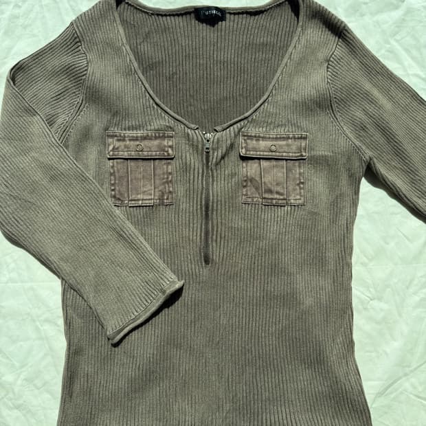 카키 디테일 니트