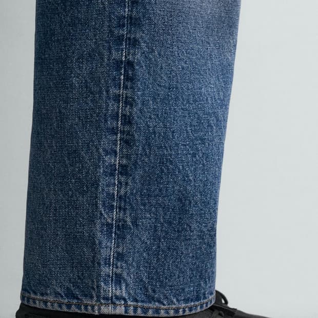 자라 x 아론리바인 레더데크슈즈 275사이즈 팝니다.