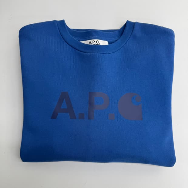 칼하트 X A.P.C 맨투맨 