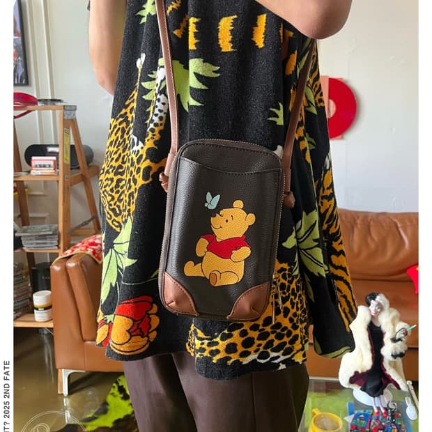 Old Disney Jpn Winnie the Pooh Cross Bag